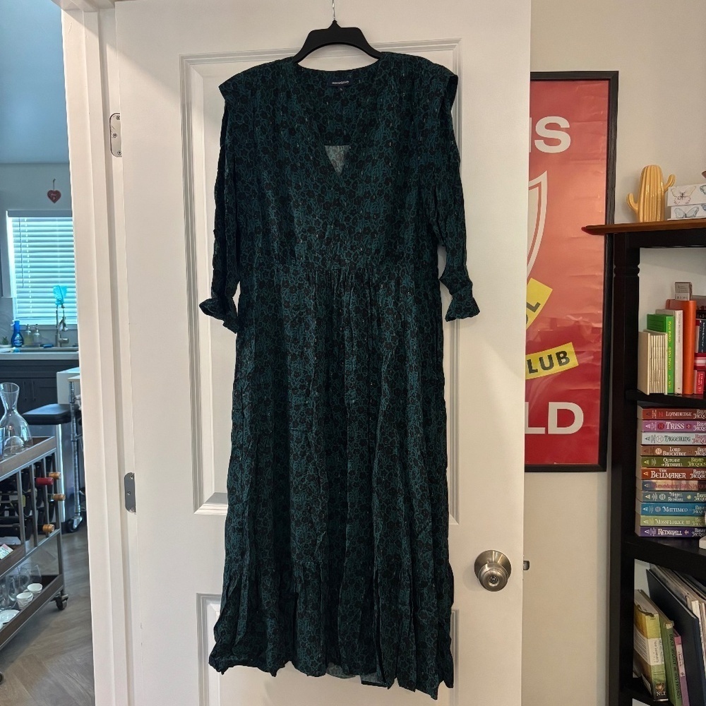 NWOT Bonobo Teal and Black Floral 3/4 Sleeve Midi Dress with Gold Flecks